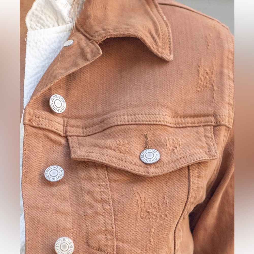 JUDY BLUE CAMEL GARMENT DYED GRINDING CROPPED DENIM JACKET LARGE - Picture 13 of 16